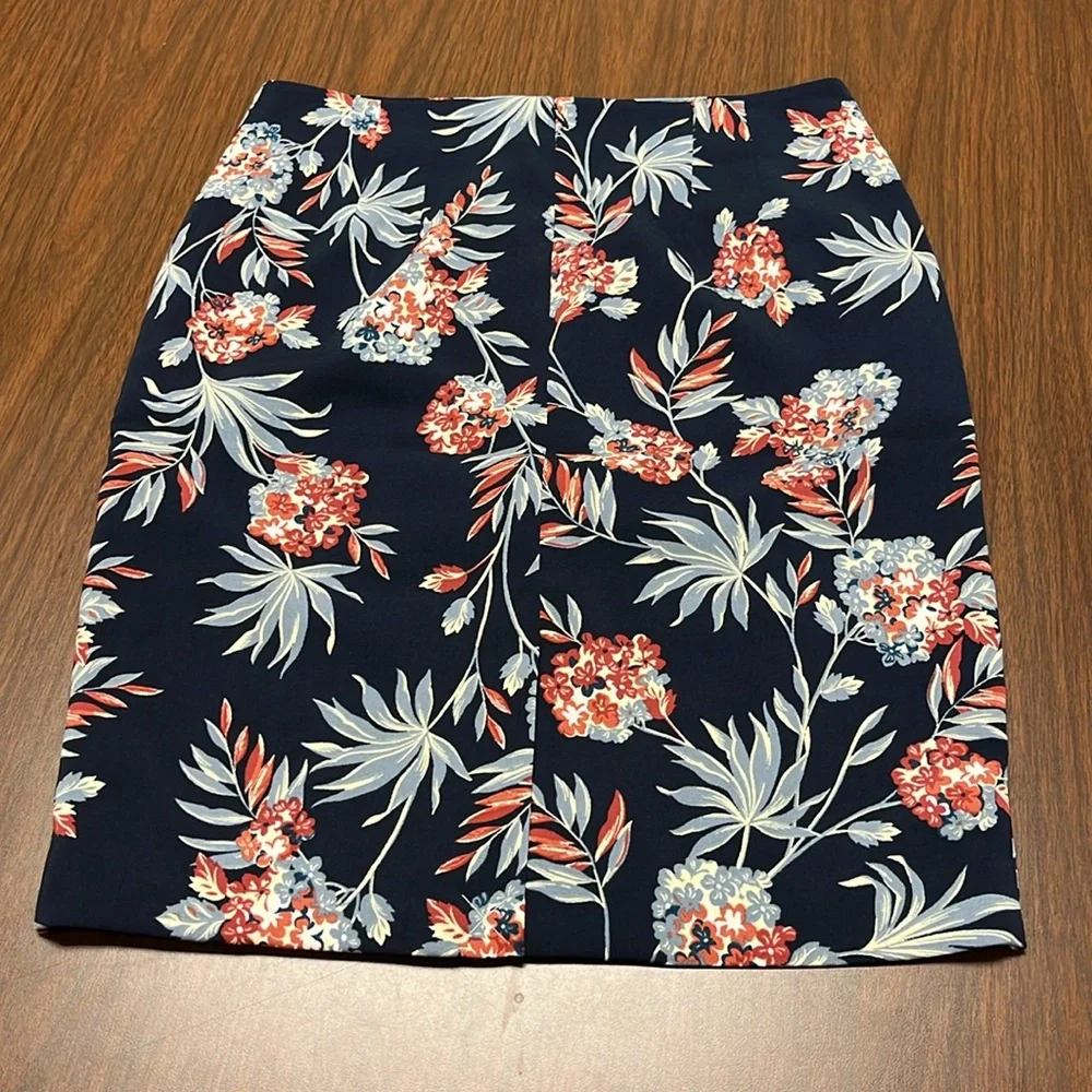 Ann Taylor factory skirt, size‎ 6, NWT